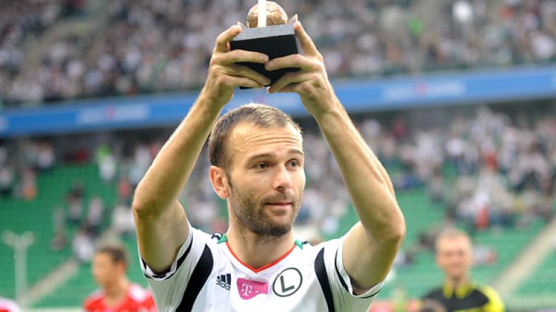 لاعب صربي يسجّل على طريقة ماجر!