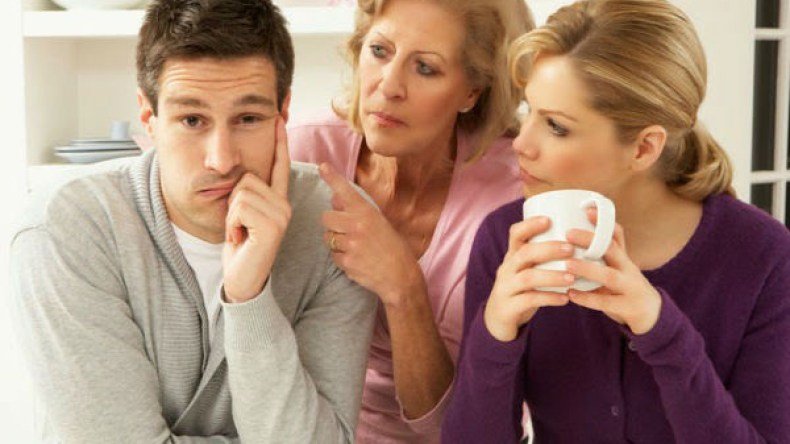 زوجات يشتكين بعد فوات الأوان.. أمي طلقتني!