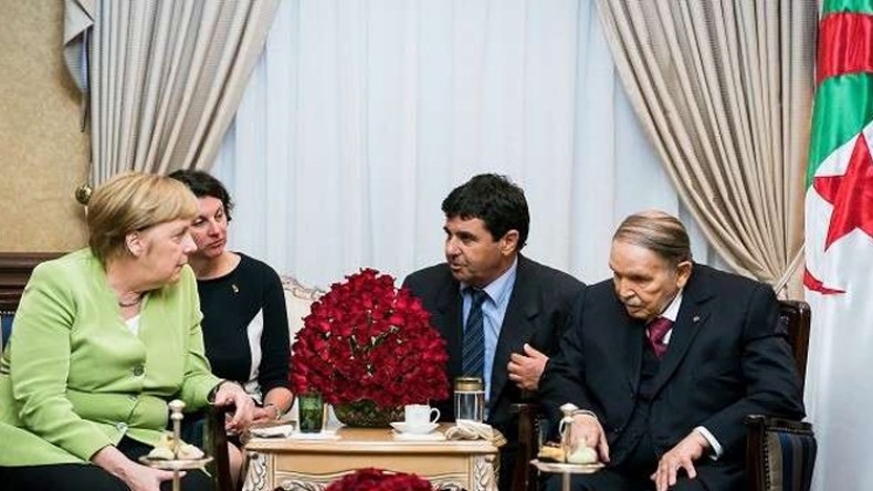 الرئيس بوتفليقة يستقبل ميركل