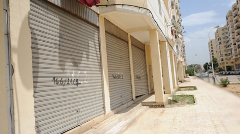محلات تجارية تتحول إلى مأوى للعائلات بعاصمة النفط