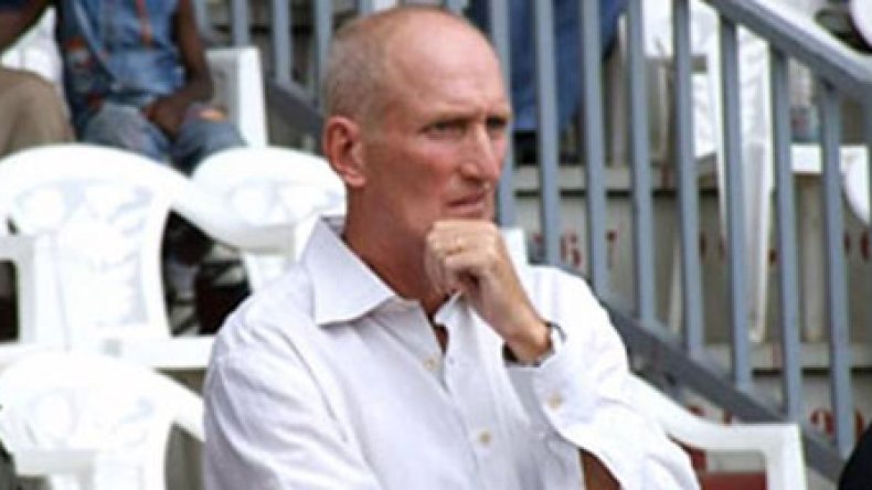 لويفيغ يتشابك مع قاسم وغريب يبحث عن مدرب جديد