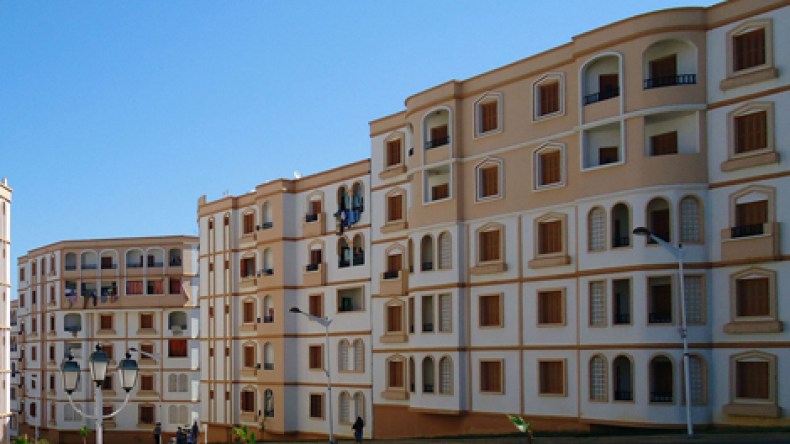 تبون: حل مشكل السكن التساهمي خلال شهرين