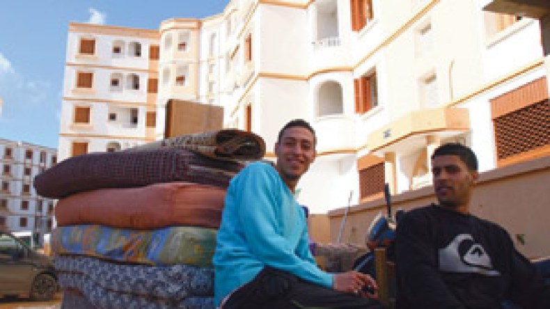 إعلان‭ ‬المستفيدين‭ ‬من‭ ‬السكن‭ ‬الاجتماعي‭ ‬قبل‭ ‬بناء‭ ‬السكنات