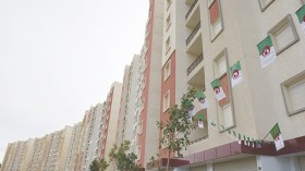 ولاية الجزائر تستأنف الإجراءات العادية في توزيع السكن بعد القصدير