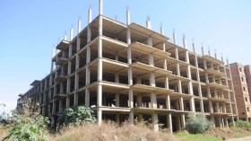 مقاولات لإنجاز مشروع مليون سكن.. تشتغل أربعة أشهر فقط في السنة