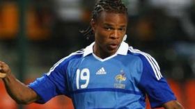 إعتقال الدولي الفرنسي “ريمي” بتهمة اغتصاب جماعي