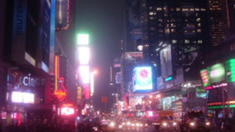 لندن: نشالون جزائريون يلجأون الى حيلة جهنمية ..”السرقة بالاحتضان”!