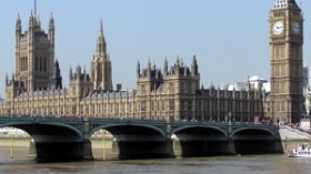 هبة‭ ‬تضامنية‭ ‬واسعة‭ ‬لإعادة‭ ‬الأطفال‭ ‬الجزائريين‭ ‬ببورتموث