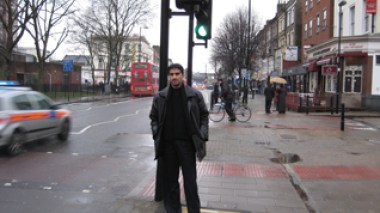 150,000 Algerian people live in UK