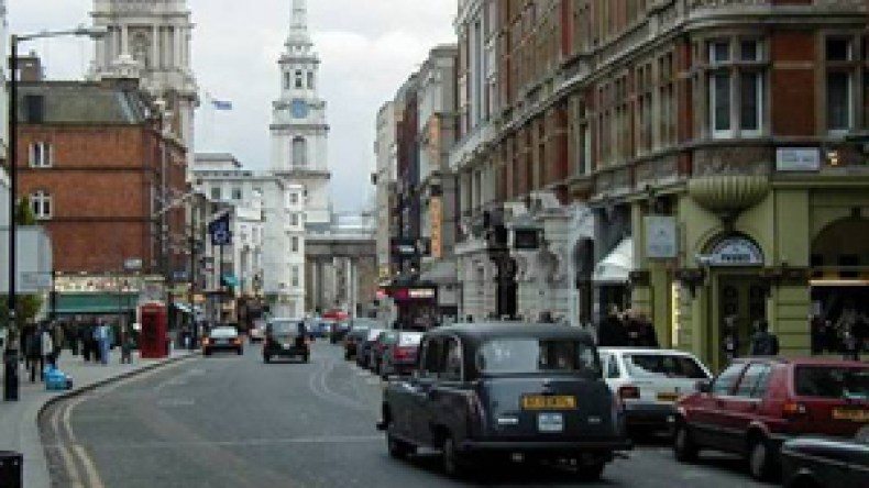 لندن تطرد السفير الليبي لديها