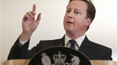 Londres reconnaît le CNT et lui alloue l'ambassade vidée des pro-Kadhafi