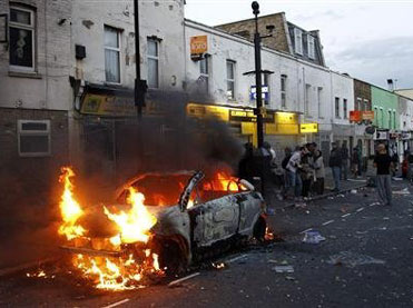 La Grande-Bretagne inquiète de la dégradation de son image après les émeutes