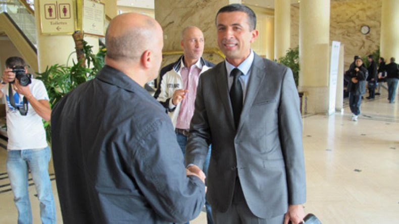 “لونغار” جاهز للاستثمار في العميد وسيكشف المستور