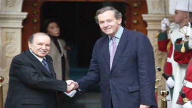 La prise d’otages d’In Amenas n’influera pas sur les relations économiques algéro-britanniques (Lord Risby)
