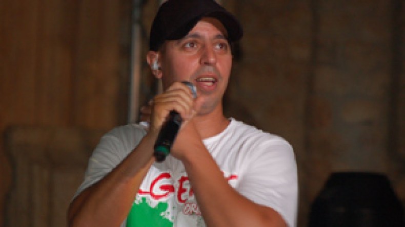 الشعب‭ ‬يريد‭ ‬لطفي‭ ‬دوبل‭ ‬كانو‭ ن‬وينتفض‭ ‬ضد‭ ‬‮”‬بلاد‭ ‬ميكي‮”‬‭ ‬بوهران‭!‬