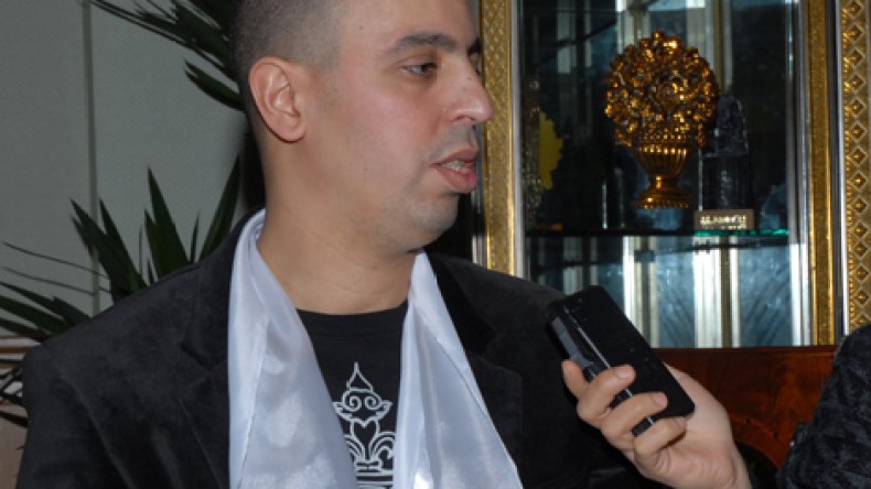 دوبل كانو يفضح الأحزاب التي تسعى لاستغلال جماهيريته