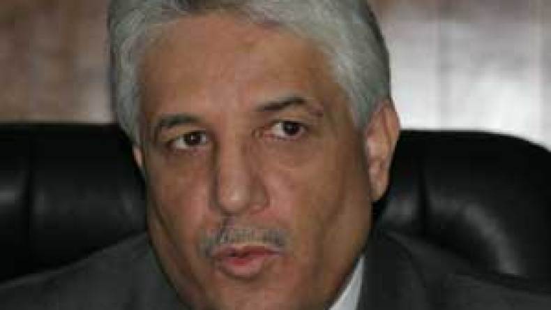 لوح يكشف عن بداية العمل بنظام التعاقد الجديد