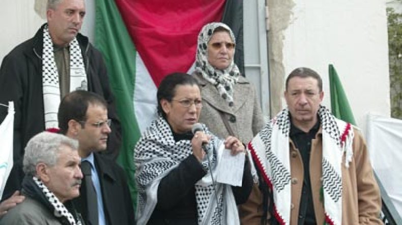 قوات الأمن تمنع بالقوة تجمعا تضامنيا لحزب العمال بساحة الشهداء