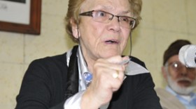 المجاهدة لويزة أحريز تحكي تجربتها الثورية للأطفال