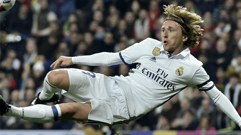 ريال مدريد يقنع مودريتش بالبقاء