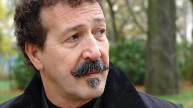 آيت منڤلات: “لو فهمت احتجاجات الجزائريين لترشحت لرئاسة الجمهورية”