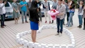 صيني يشتري 99 جهاز “آي فون 6” ليقنع فتاة بالزواج