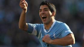 لويس سواريز: “الجمهور الإنجليزي غير مؤدّب ويحتاج لتربية”