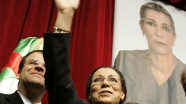 حنون.. إمرأة بين أربعة رجال