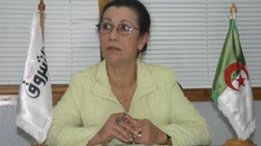 Louiza Hanoune : la loi du patrimoine national tend à assurer le retour des pieds noirs.