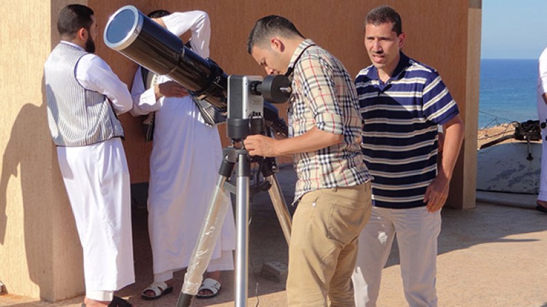 تستحيل رؤية الهلال يوم السبت والعيد يوم الإثنين