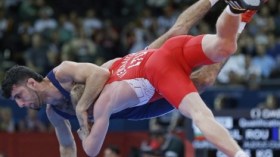 خروج المصارع سرير من الدور الأول