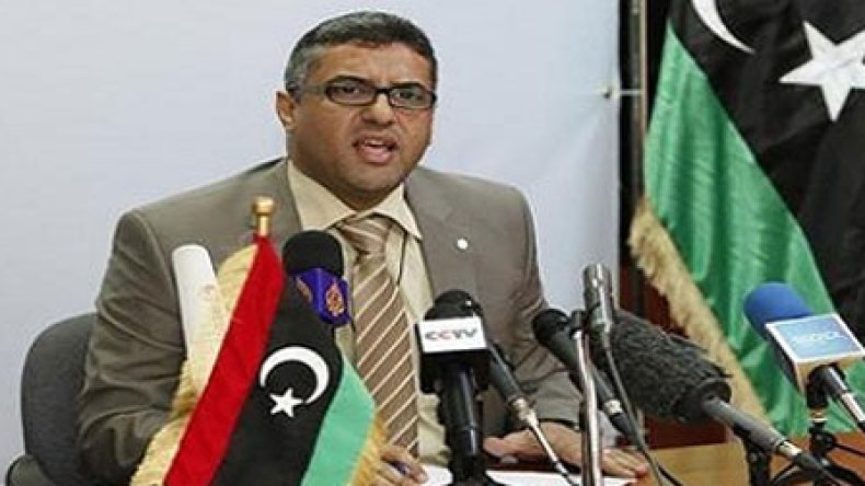 وزير داخلية ليبيا في الجزائر تمهيدا لزيارة مصطفى عبد الجليل