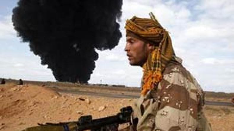 صحيفة : الثوار الليبيون يحتجزون اثنين من الصحافيين الروس