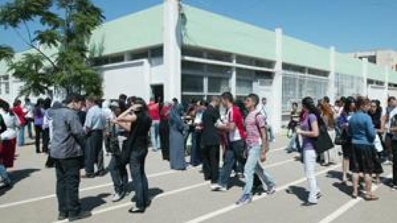 “الأرسيدي” يستغل شغب التلاميذ و”الفايس بوك” ينظم احتجاجاتهم