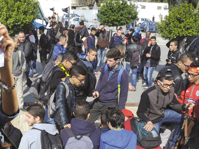 High-Schools still beset by open-ended strike and BAC exam in jeopardy