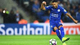 محرز يُهدر ضربة جزاء!