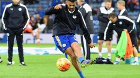 محرز “فنّان” حتى في غرف حفظ الملابس!