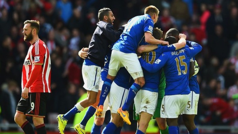 محرز وفريقه ليستر سيتي ينجوان من السقوط