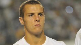 ميلان يبحث عن بديل لمصباح