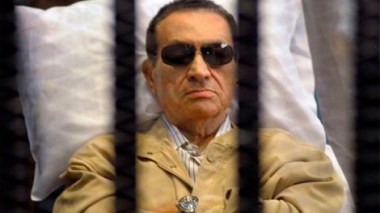 Égypte: Moubarak doit quitter sa prison pour une résidence surveillée