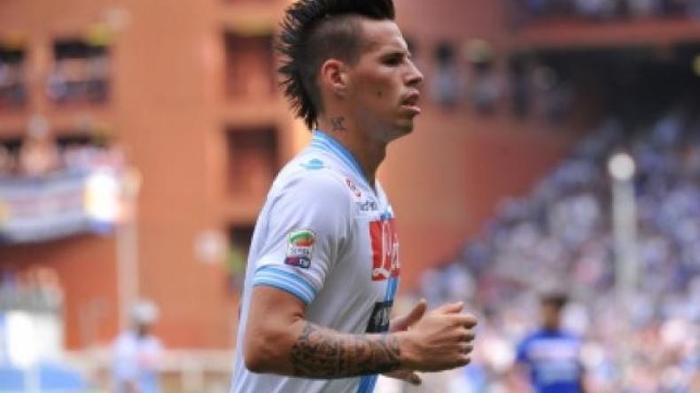 لاعب نابولي “هامسيك” ينجو من اعتداء مسلّح