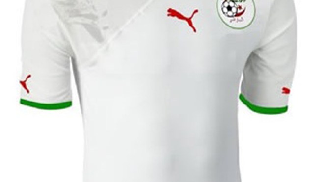 الخضر يواجهون غامبيا بالزي الأبيض