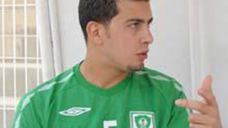 أطراف خفية وراء إبعادي وسألعب في الإمارات من أجل الخضر