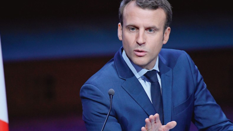 ماكرون سيزور الجزائر قريبا!