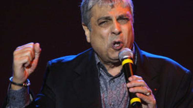 مظاهرات صاخبة بفرنسا تطالب بطرد أنريكو ماسياس