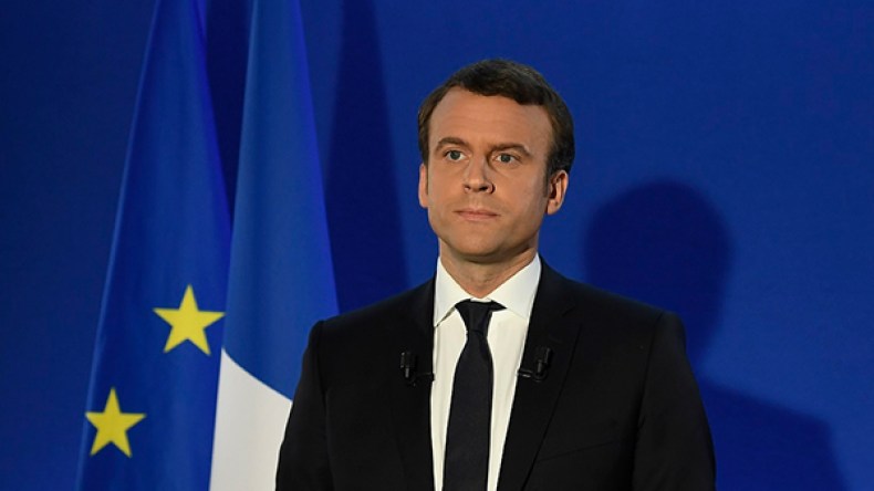 ماكرون يوافق على اعتبار الجزائر “منطقة حرب” إلى جويلية 1964