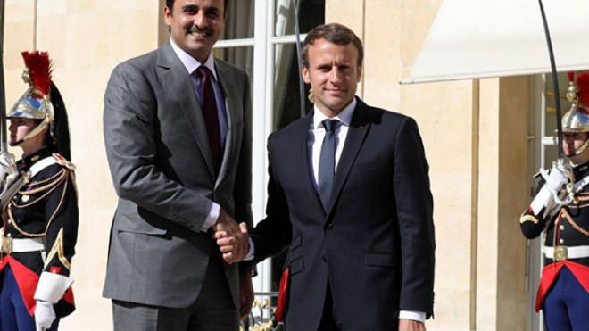 ماكرون يدعو الى رفع الحصار عن قطر