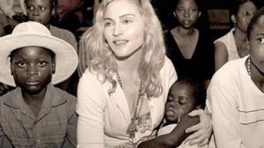 Madonna allowed to adopt Mercy by Malawi court
