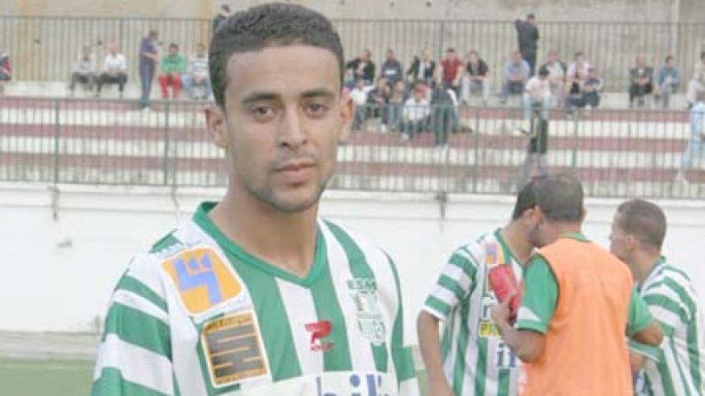 مادوني يوقع للوفاق
