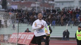 عماني يؤكد الاتفاق مع مادوني ويشترط التجارب على السنغالي درام